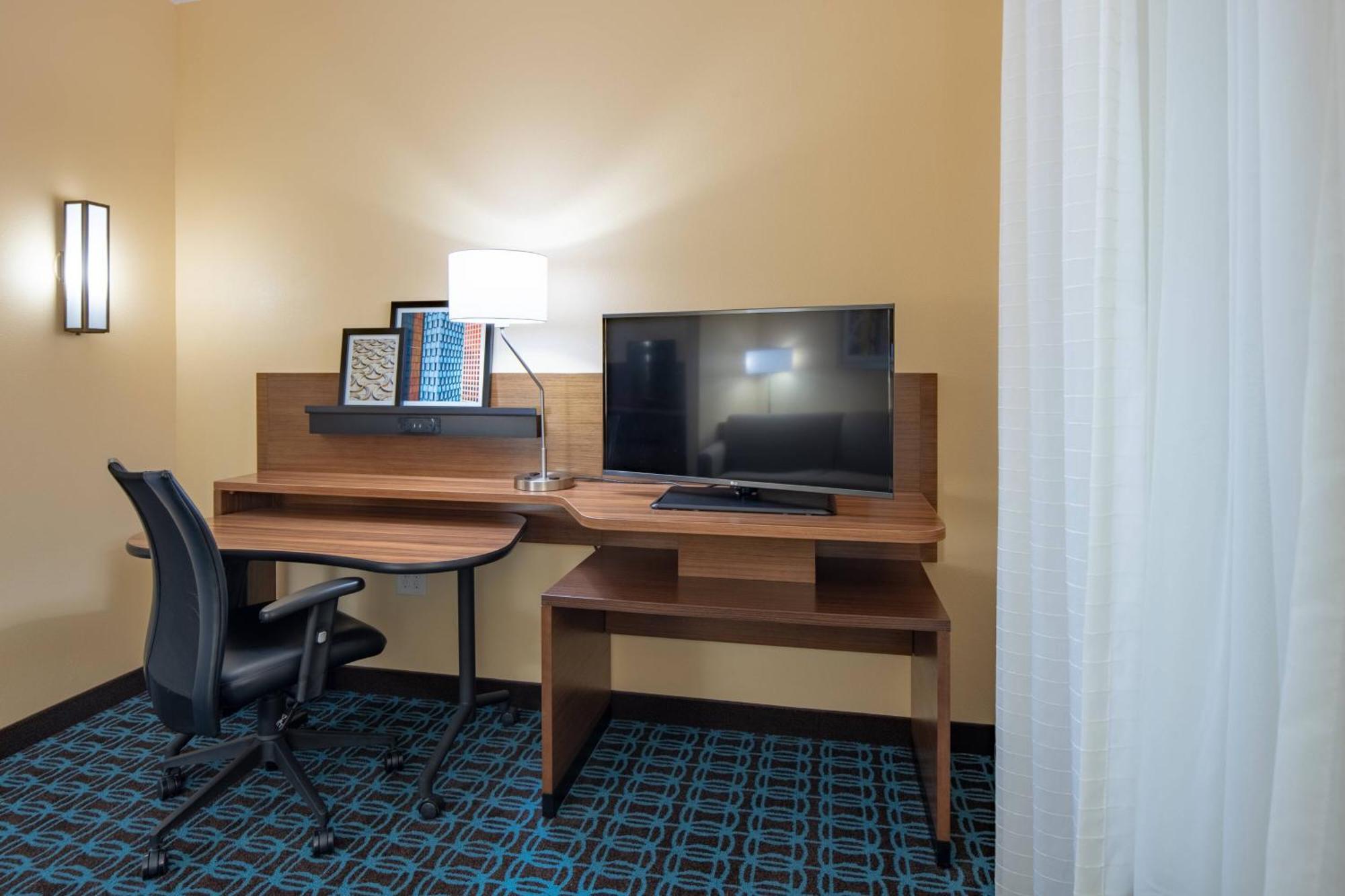 Fairfield Inn & Suites By Marriott Террелл Экстерьер фото